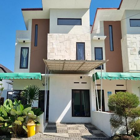 Villa Estetik Di Malang Zewnętrze zdjęcie
