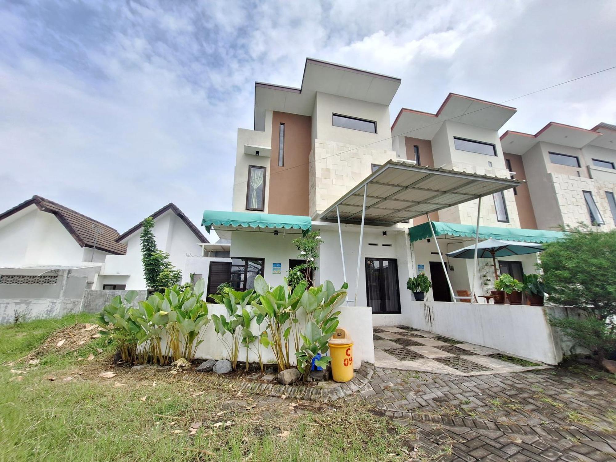 Villa Estetik Di Malang Zewnętrze zdjęcie